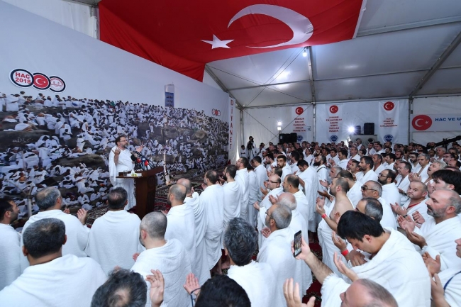 Diyanet İşleri Başkanı Erbaş'tan Arafat'ta Vakfe Duası